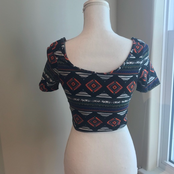 Patterned Crop Top - Picture 4 of 6